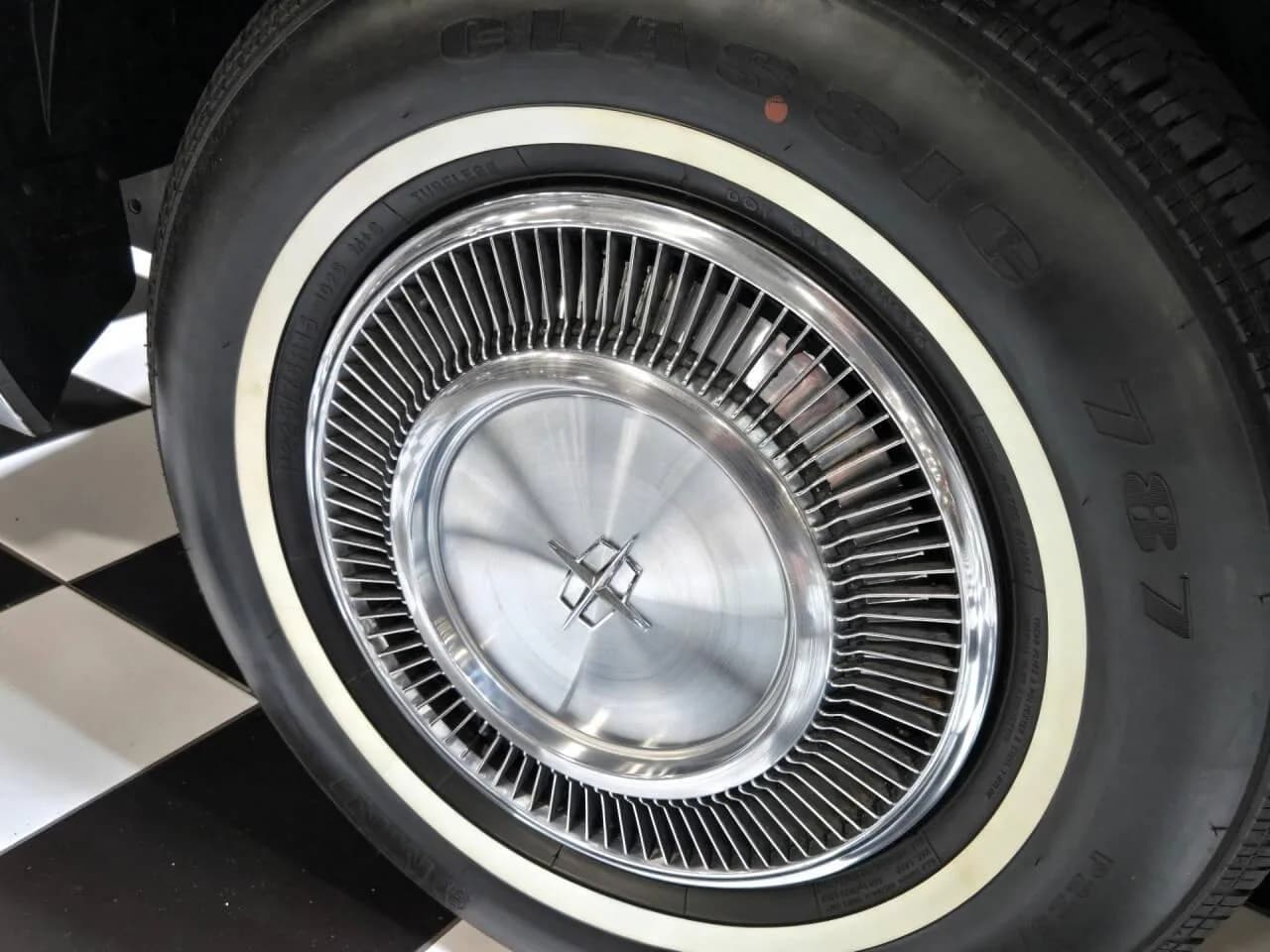 1975 Lincoln Continental - Thumbnail 7