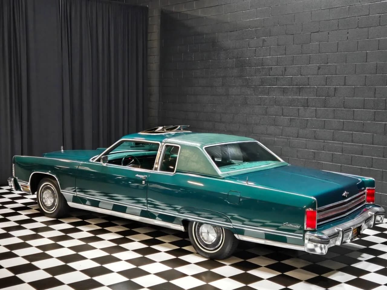 1975 Lincoln Continental - Thumbnail 3