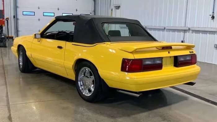 1993 Ford Mustang - Thumbnail 5