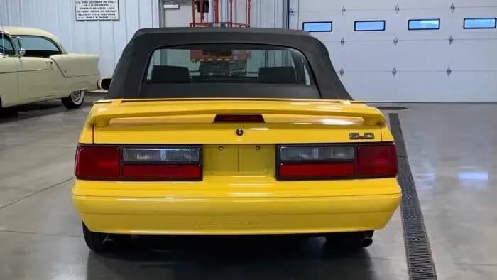 1993 Ford Mustang - Thumbnail 6
