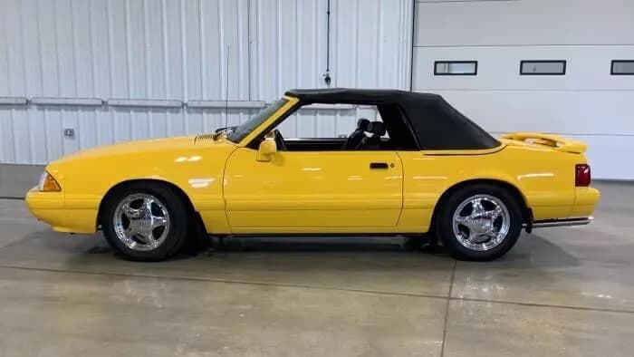 1993 Ford Mustang - Thumbnail 2