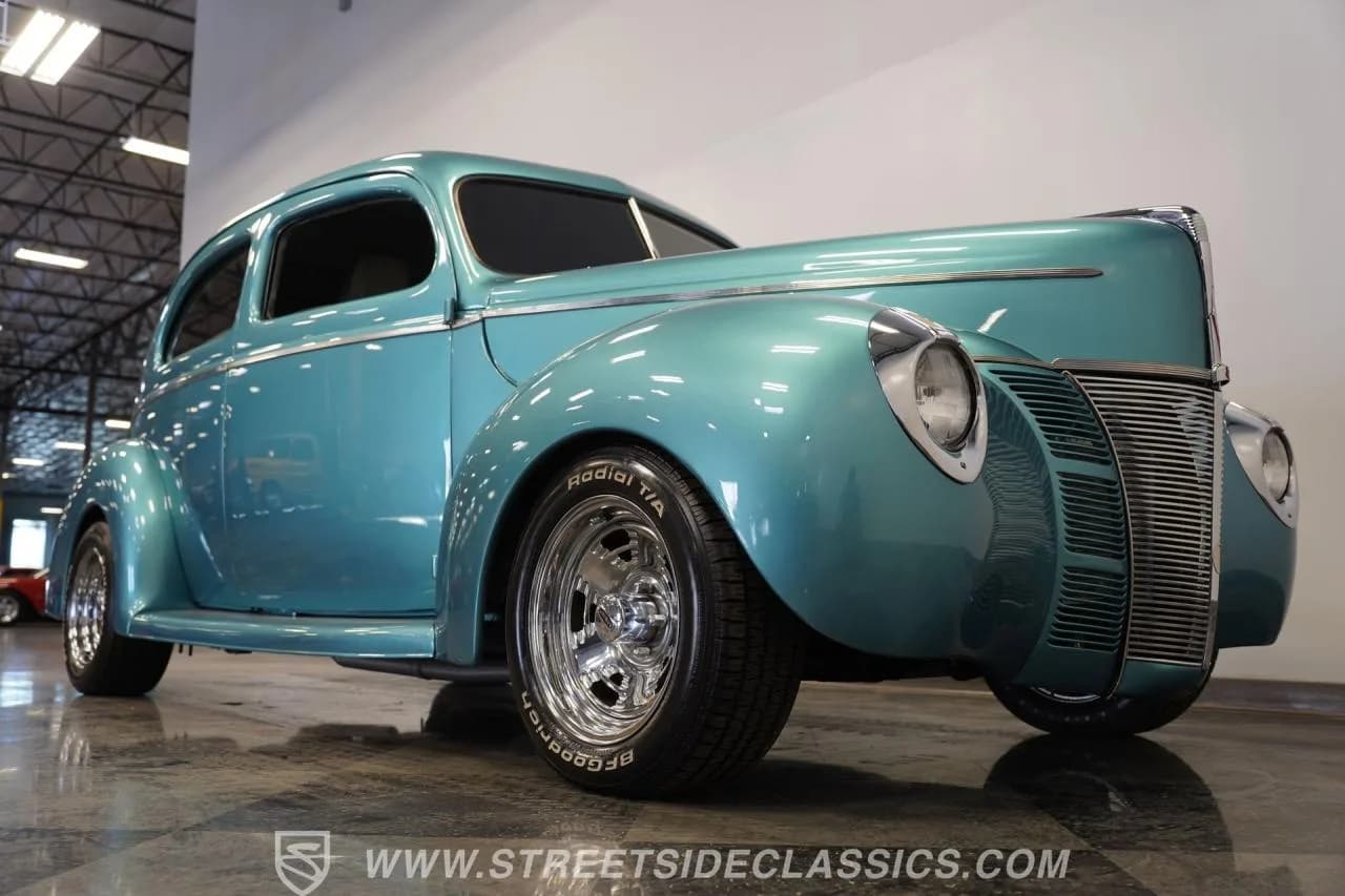 1940 Ford Deluxe - Thumbnail 7