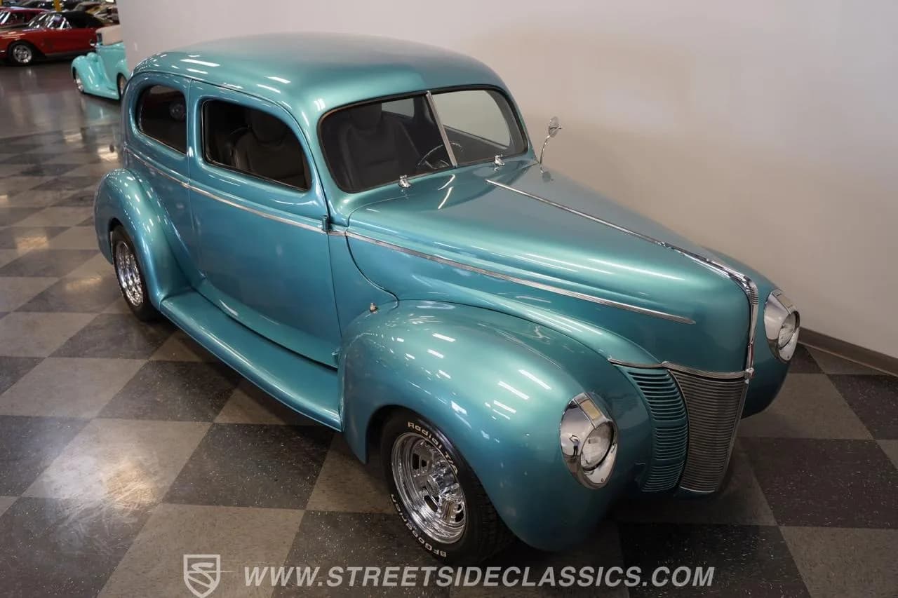 1940 Ford Deluxe - Thumbnail 8