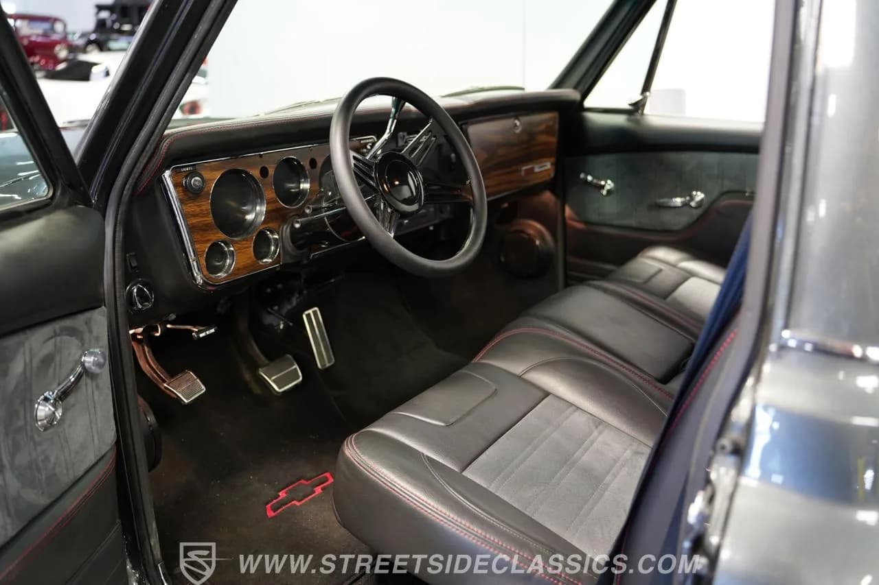 1971 Chevrolet C10 Cheyenne Super Restomod - Thumbnail 4