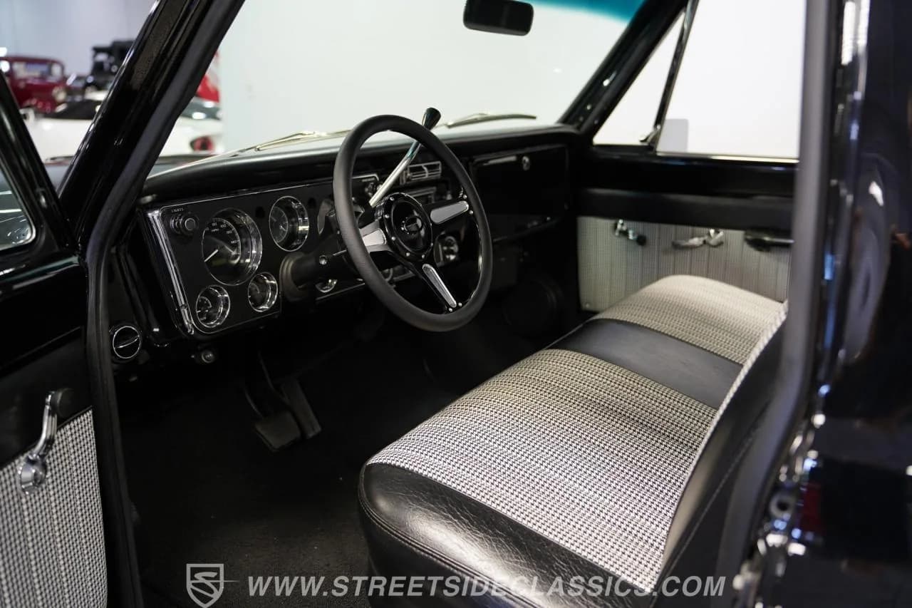 1971 Chevrolet C10 Restomod - Thumbnail 4