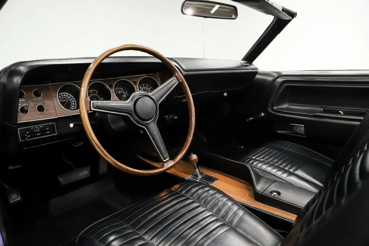 1970 Dodge Challenger R/T - Thumbnail 2