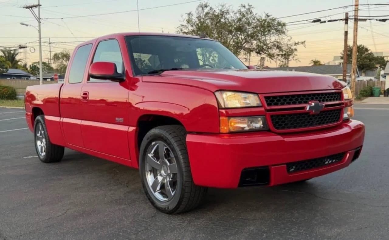 2006 Chevrolet Silverado 1500 SS - Thumbnail 2