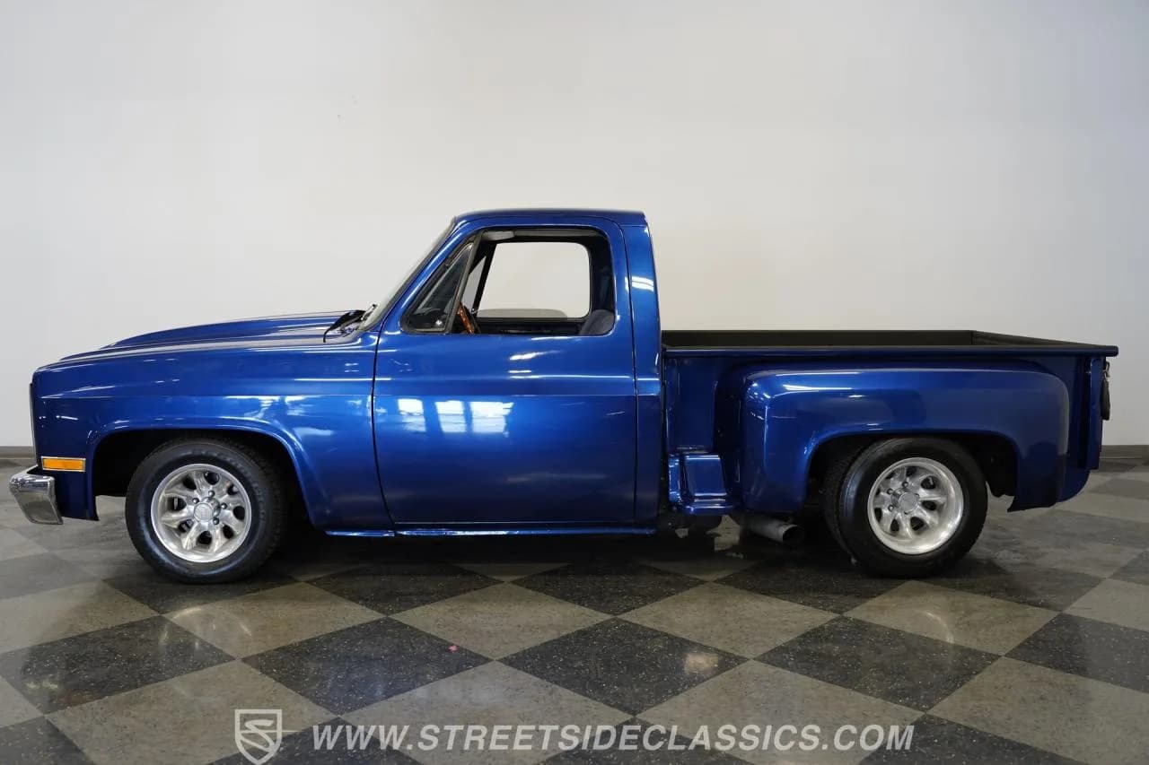 1981 Chevrolet c10 Stepside - Thumbnail 8