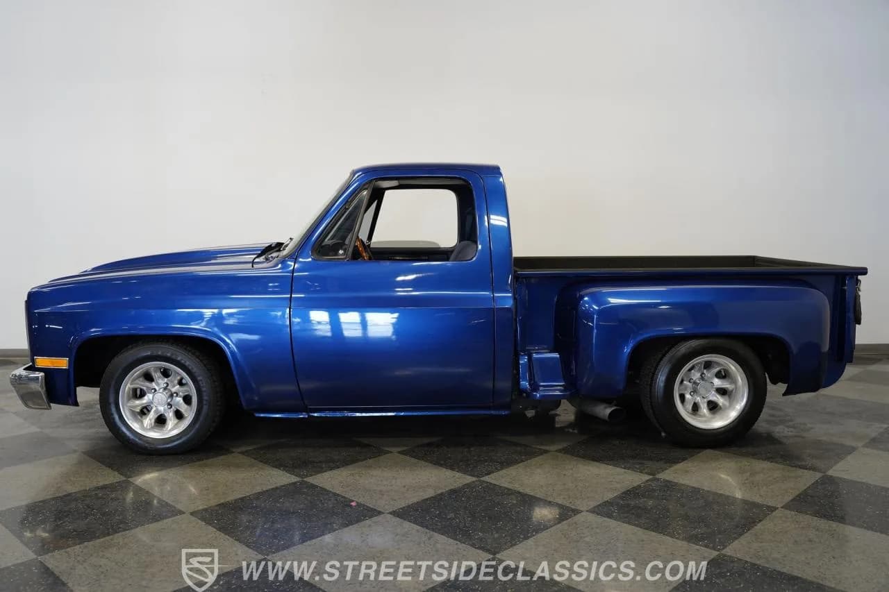 1981 Chevrolet c10 Stepside - Thumbnail 2