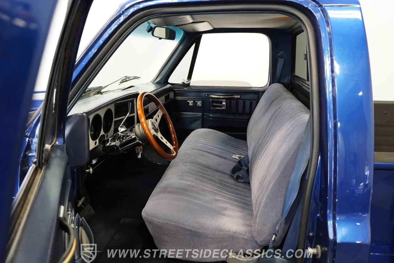 1981 Chevrolet c10 Stepside - Thumbnail 3