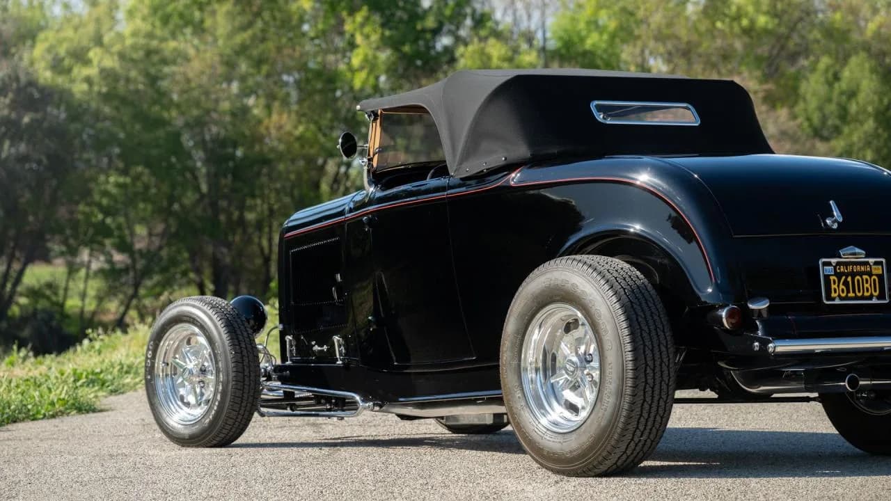 1932 Ford Hot Rod "High-Boy" Roadster - Thumbnail 4