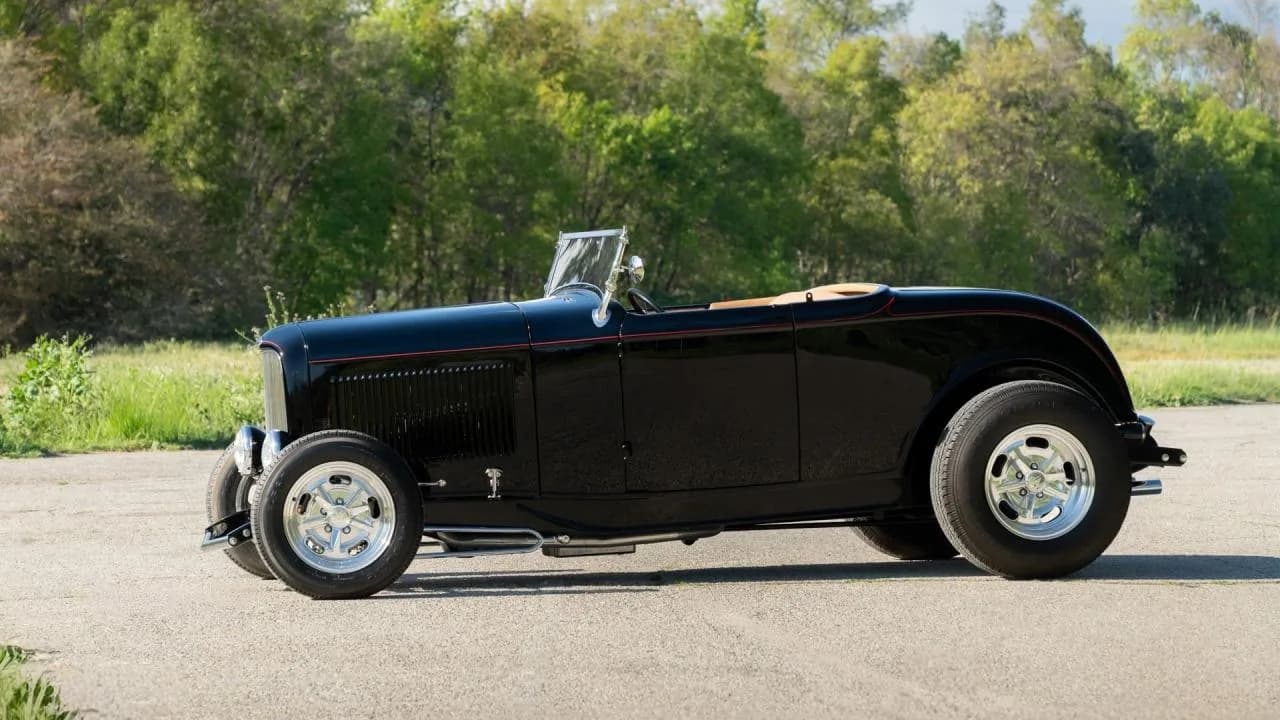 1932 Ford Hot Rod "High-Boy" Roadster - Thumbnail 3