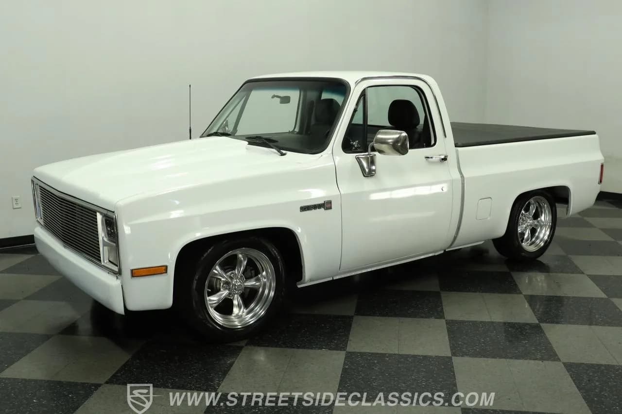 1986 GMC Sierra 1500 Restomod - Thumbnail 6
