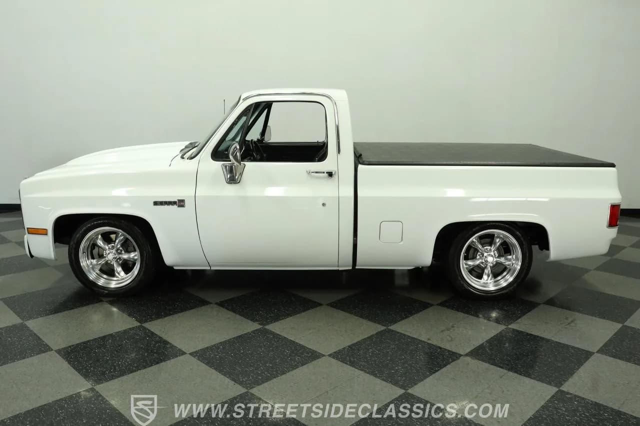 1986 GMC Sierra 1500 Restomod - Thumbnail 2