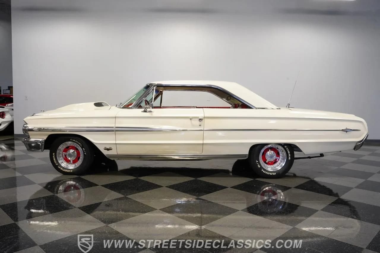 1964 Ford Galaxie 500 XL Fastback - Thumbnail 2