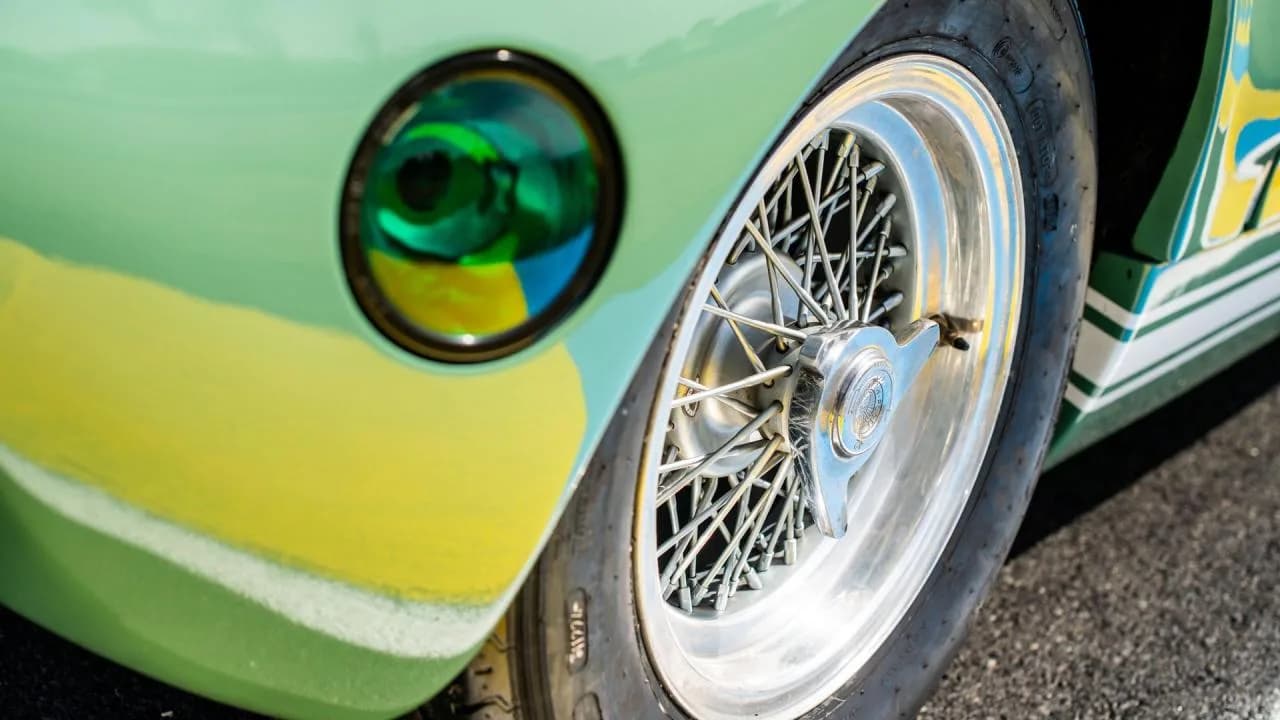 1965 Ford GT40 - Thumbnail 7