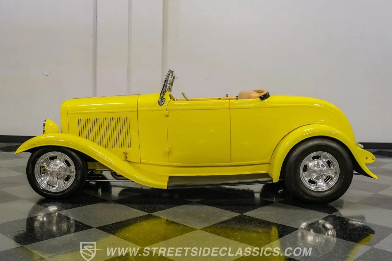 1932 Ford Roadster Streetrod - Thumbnail 2