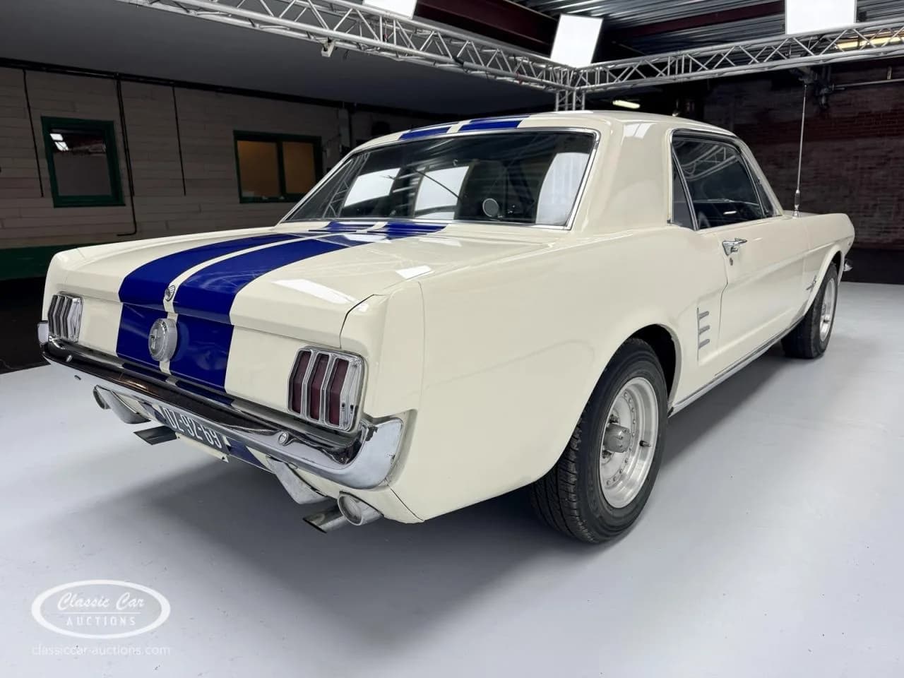 1966 Ford Mustang - Thumbnail 4