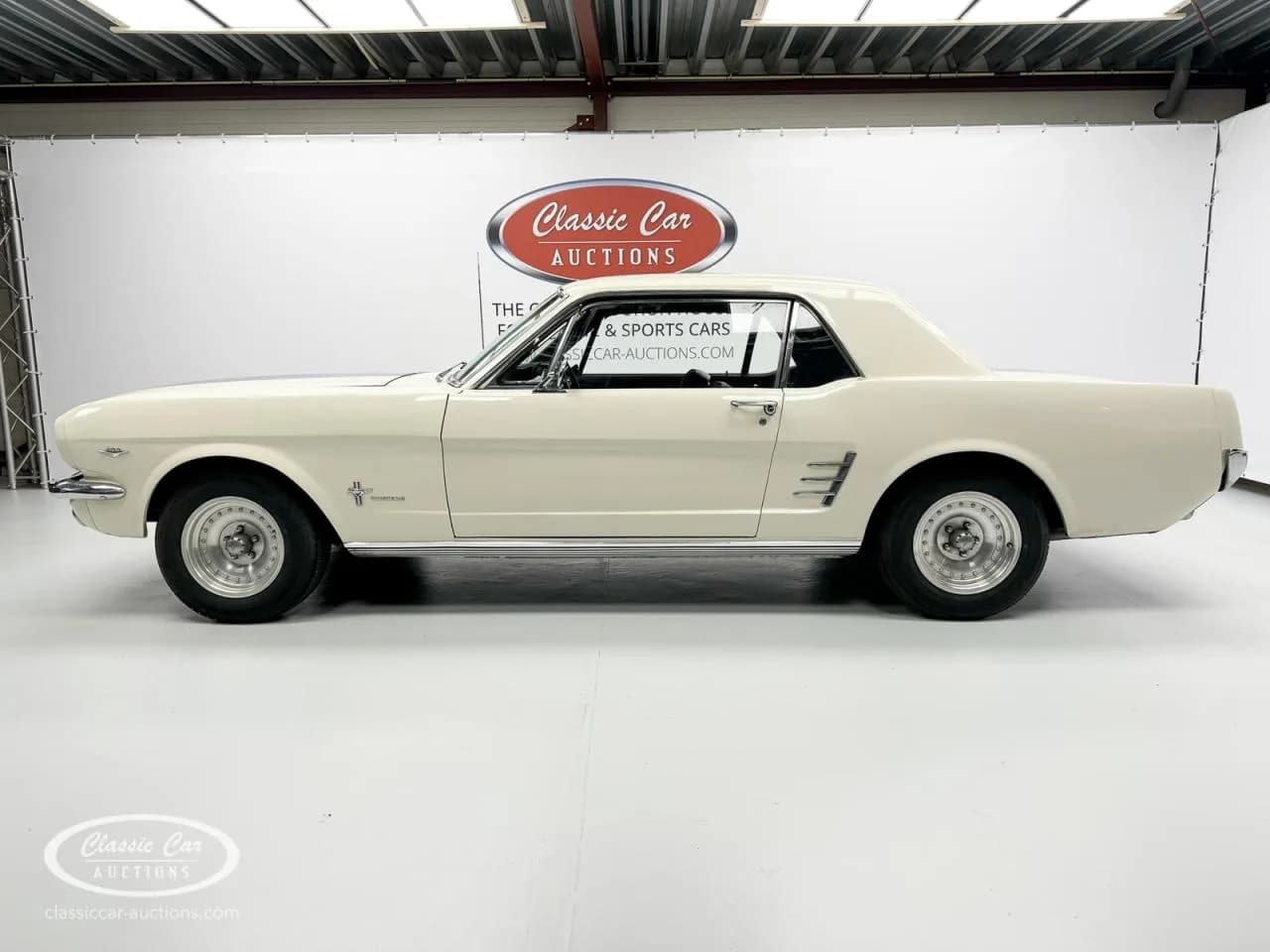 1966 Ford Mustang - Thumbnail 7