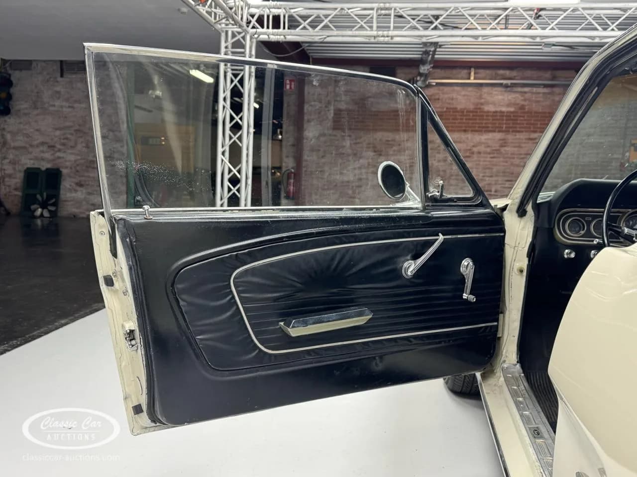 1966 Ford Mustang - Thumbnail 8