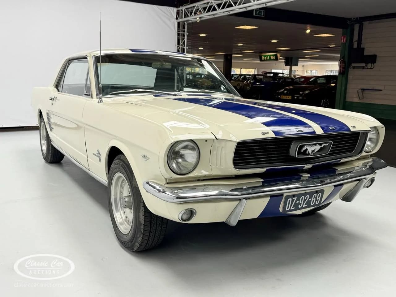 1966 Ford Mustang - Thumbnail 3