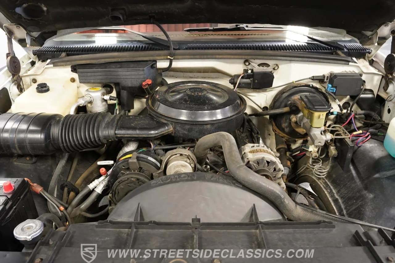 1991 Chevrolet C1500 - Thumbnail 3
