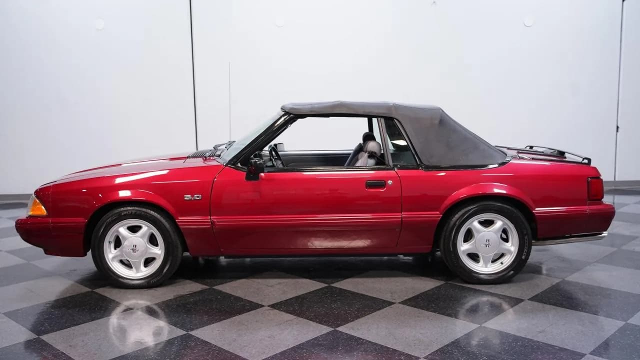 1993 Ford Mustang LX 5.0 Convertible - Thumbnail 2