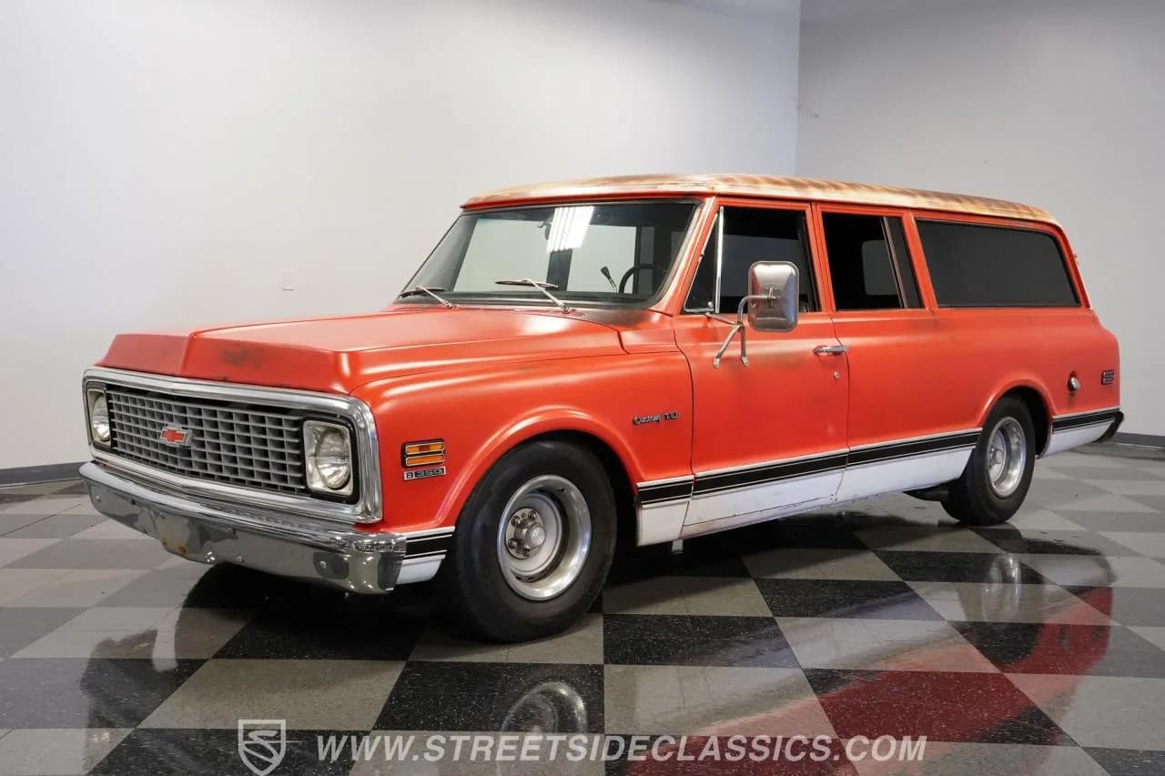 1972 Chevrolet Suburban Patina Restomod - Thumbnail 6