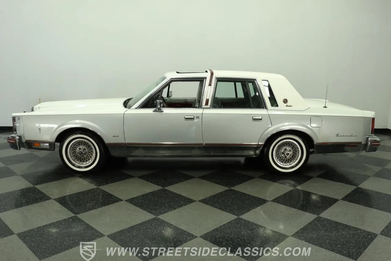 1984 Lincoln Town Car Cartier - Thumbnail 2
