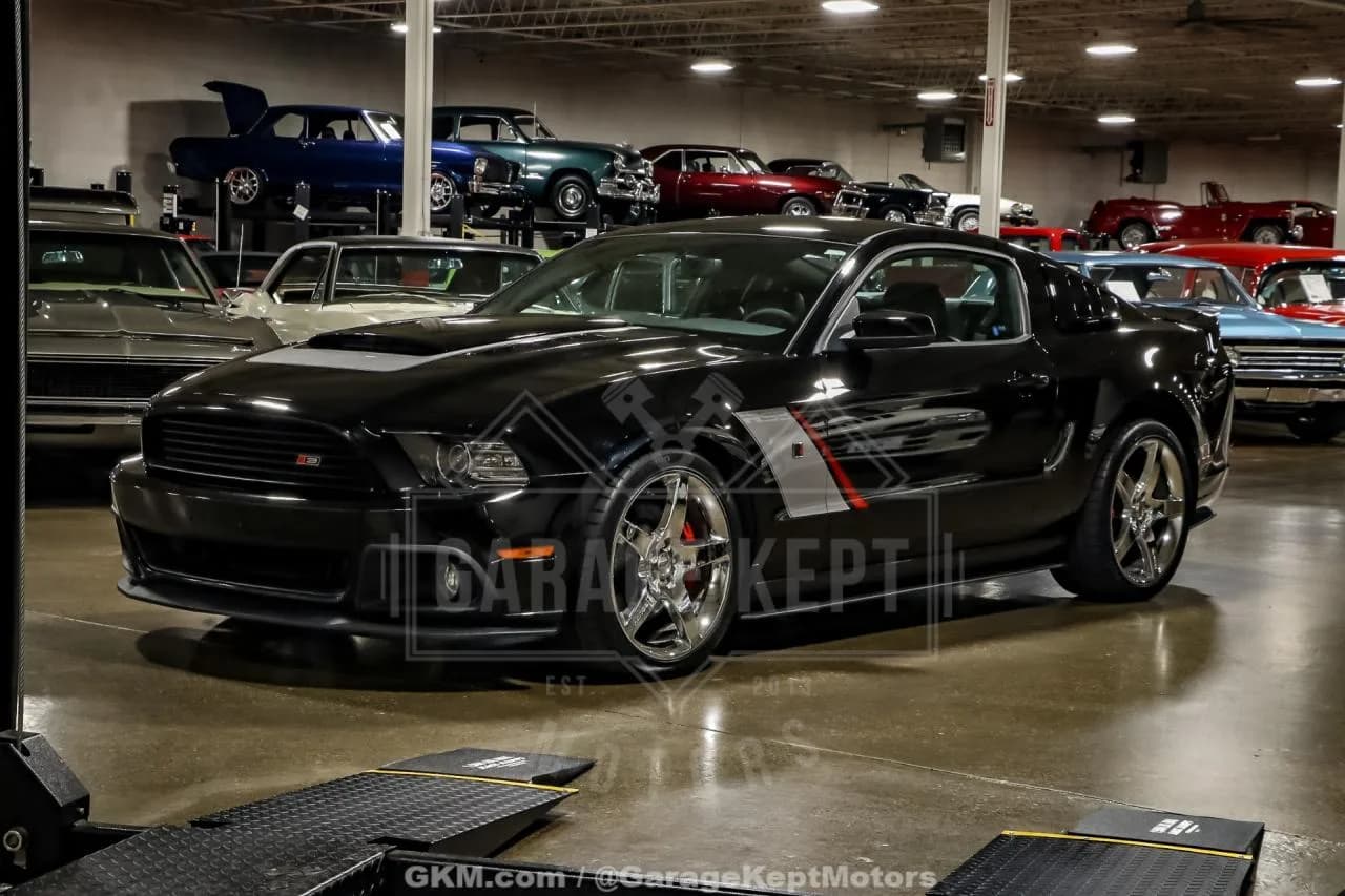 2013 Ford Mustang - Thumbnail 3