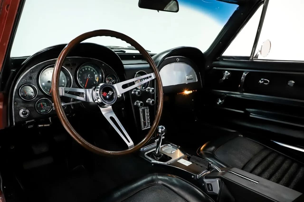 1967 Chevrolet Corvette - Thumbnail 2