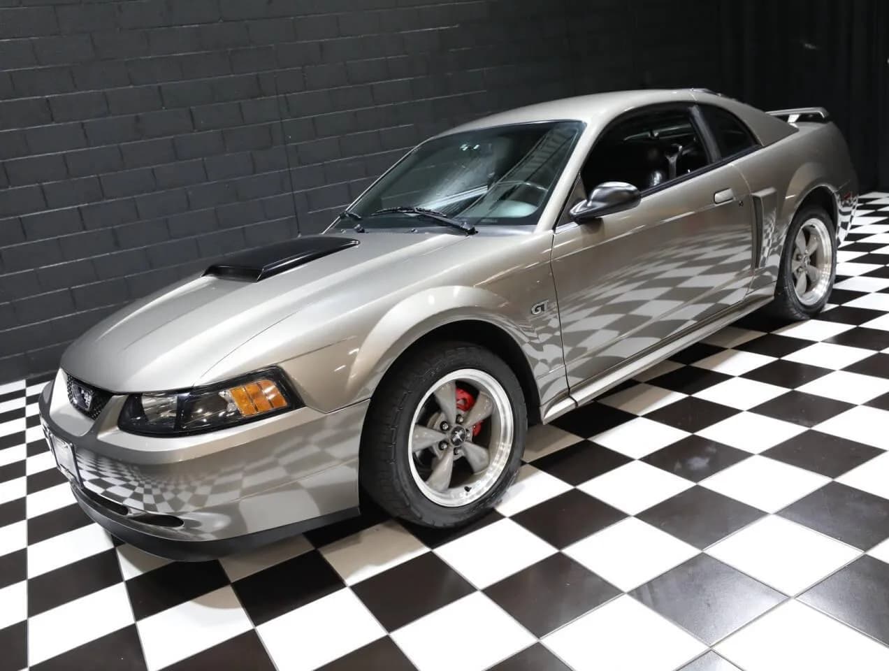 2002 Ford Mustang - Thumbnail 8