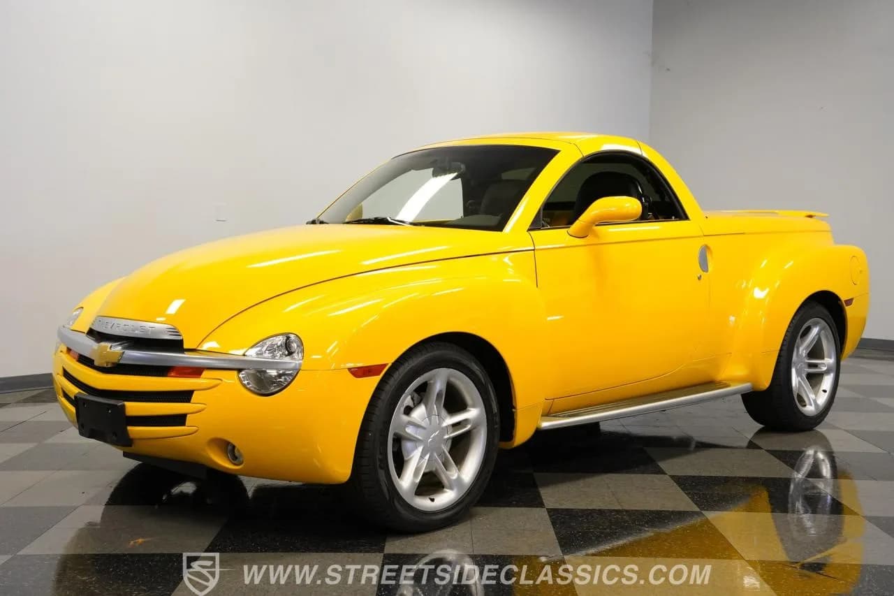 2004 Chevrolet SSR - Thumbnail 6