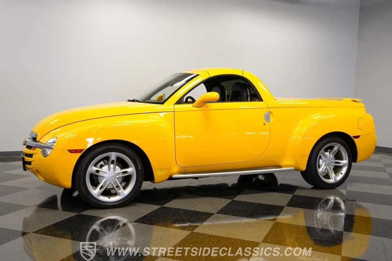 2004 Chevrolet SSR - Thumbnail 7