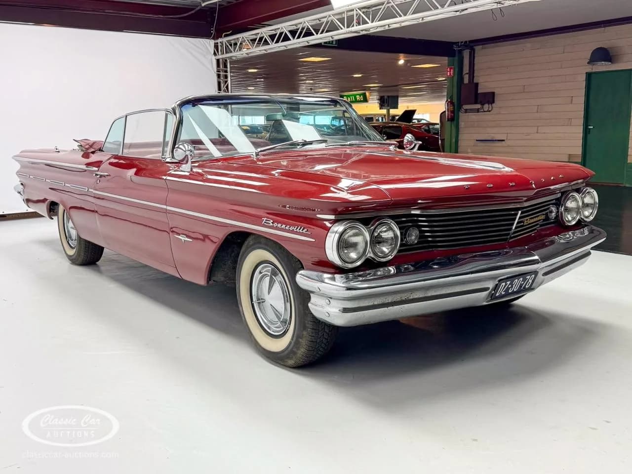 1960 Pontiac Bonneville - Thumbnail 4