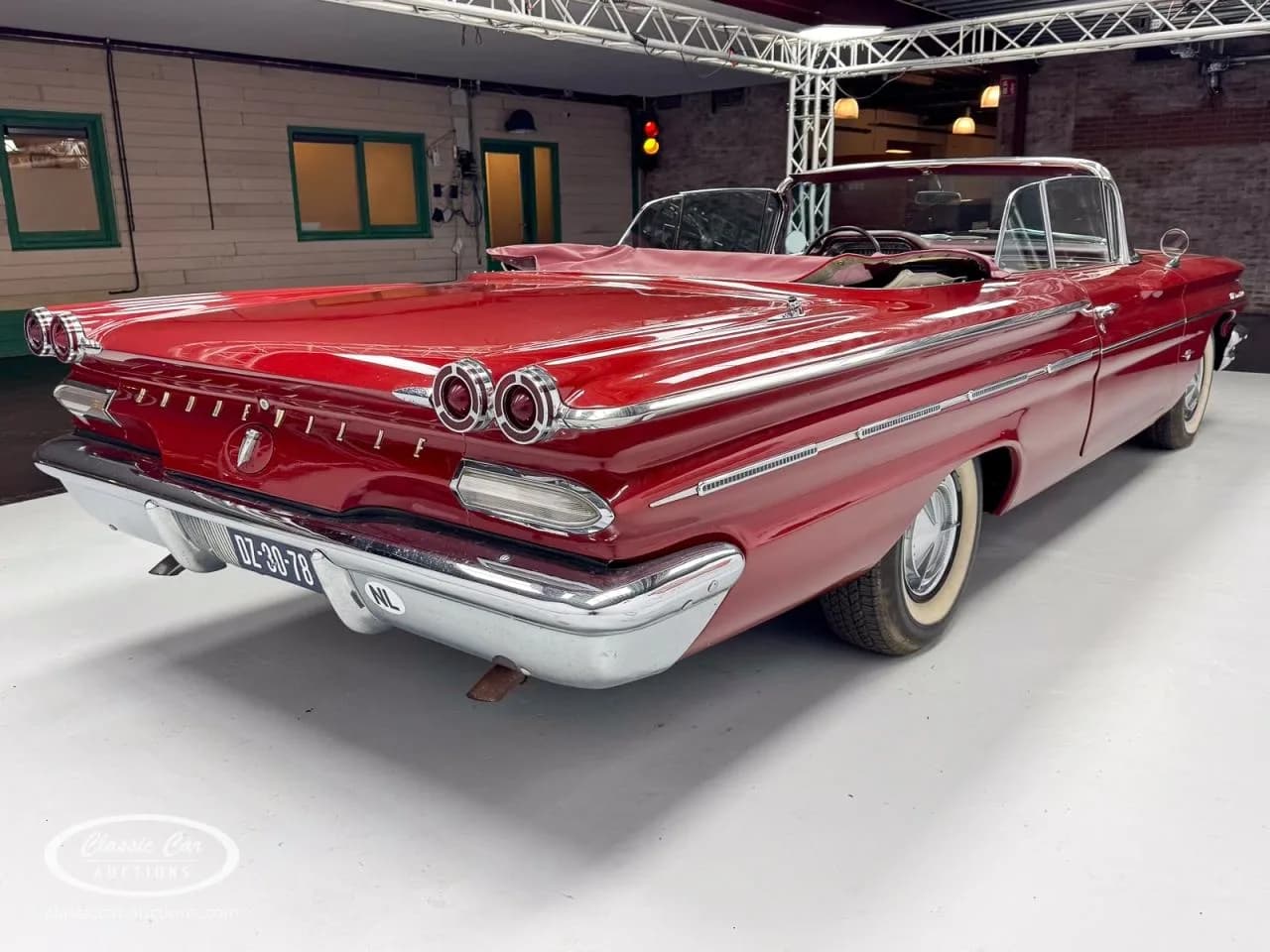 1960 Pontiac Bonneville - Thumbnail 5