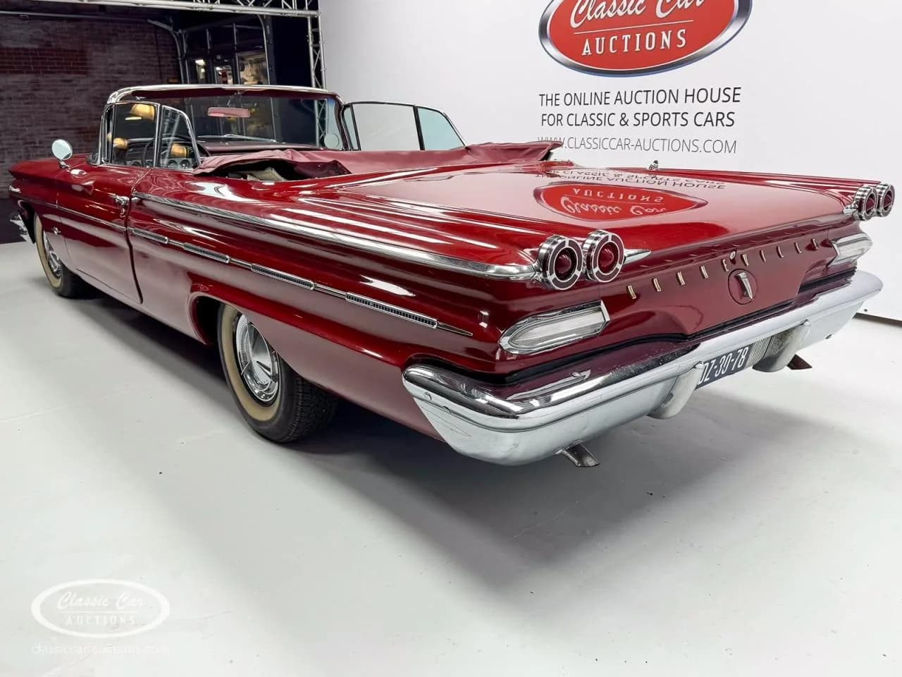 1960 Pontiac Bonneville - Thumbnail 6