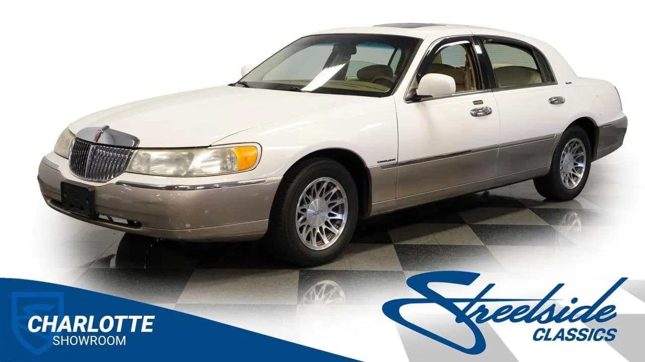 2000 Lincoln Town Car Signature Series