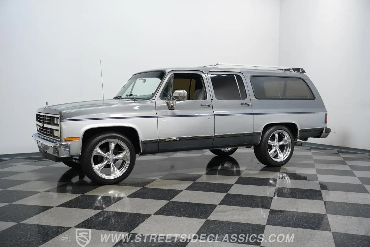 1990 Chevrolet Suburban - Thumbnail 7