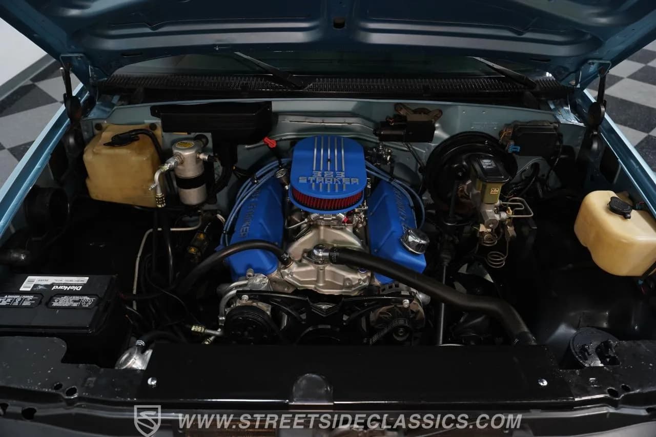 1992 Chevrolet C1500 Silverado - Thumbnail 3