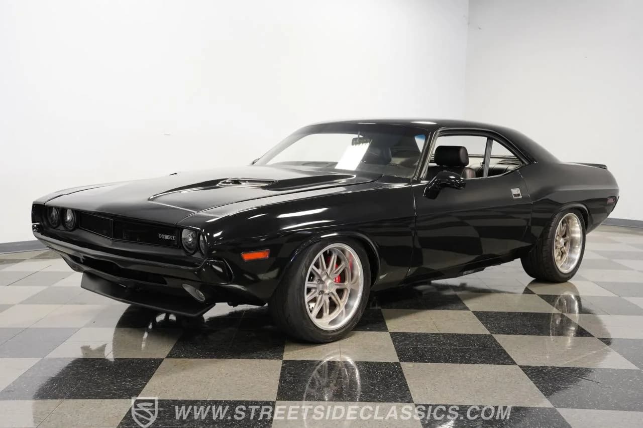 1971 Dodge Challenger HEMI Restomod - Thumbnail 6