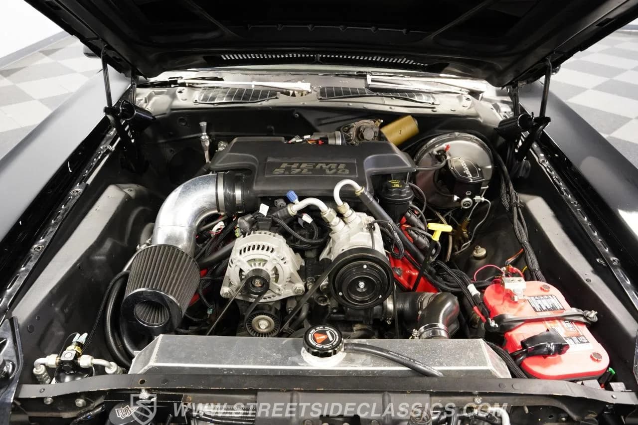 1971 Dodge Challenger HEMI Restomod - Thumbnail 3
