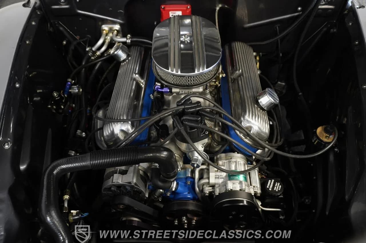 1950 Ford F-1 Restomod - Thumbnail 4