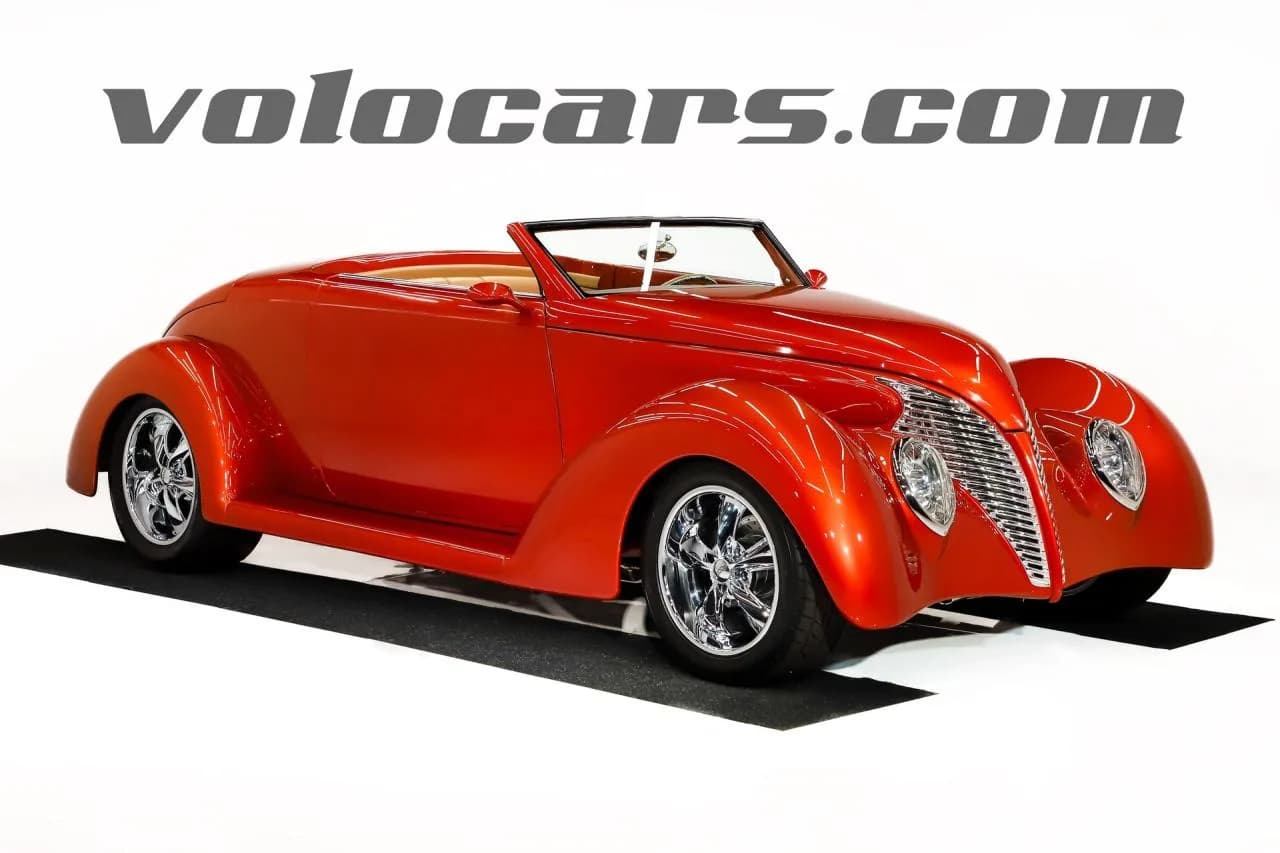 1939 Ford Custom