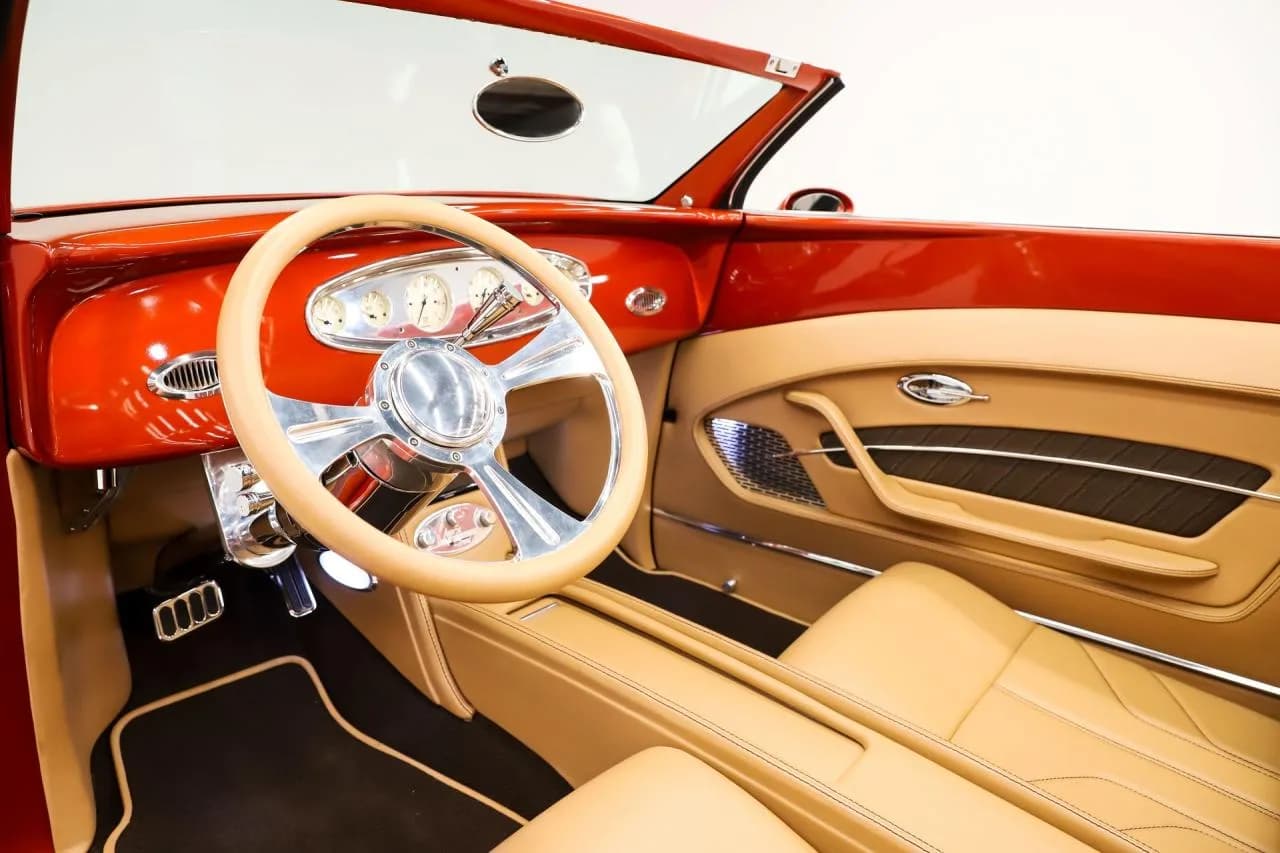 1939 Ford Custom - Thumbnail 2