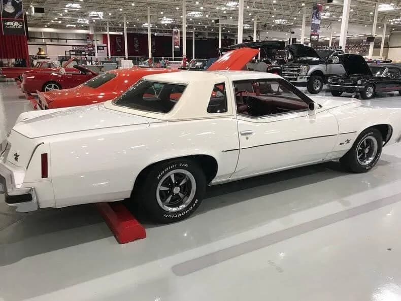 1974 Pontiac Grand Prix - Thumbnail 4