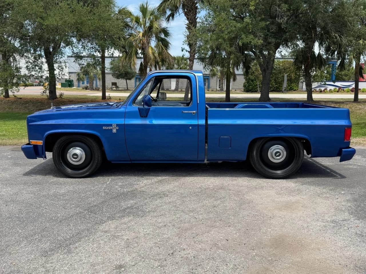 1986 Chevrolet Silverado C/K10 Short Bed Restomod - Thumbnail 5