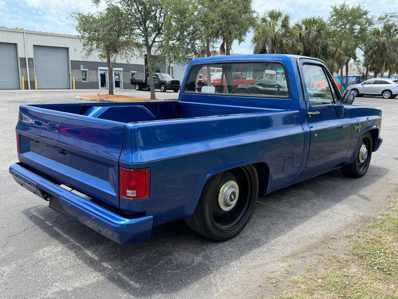 1986 Chevrolet Silverado C/K10 Short Bed Restomod - Thumbnail 7