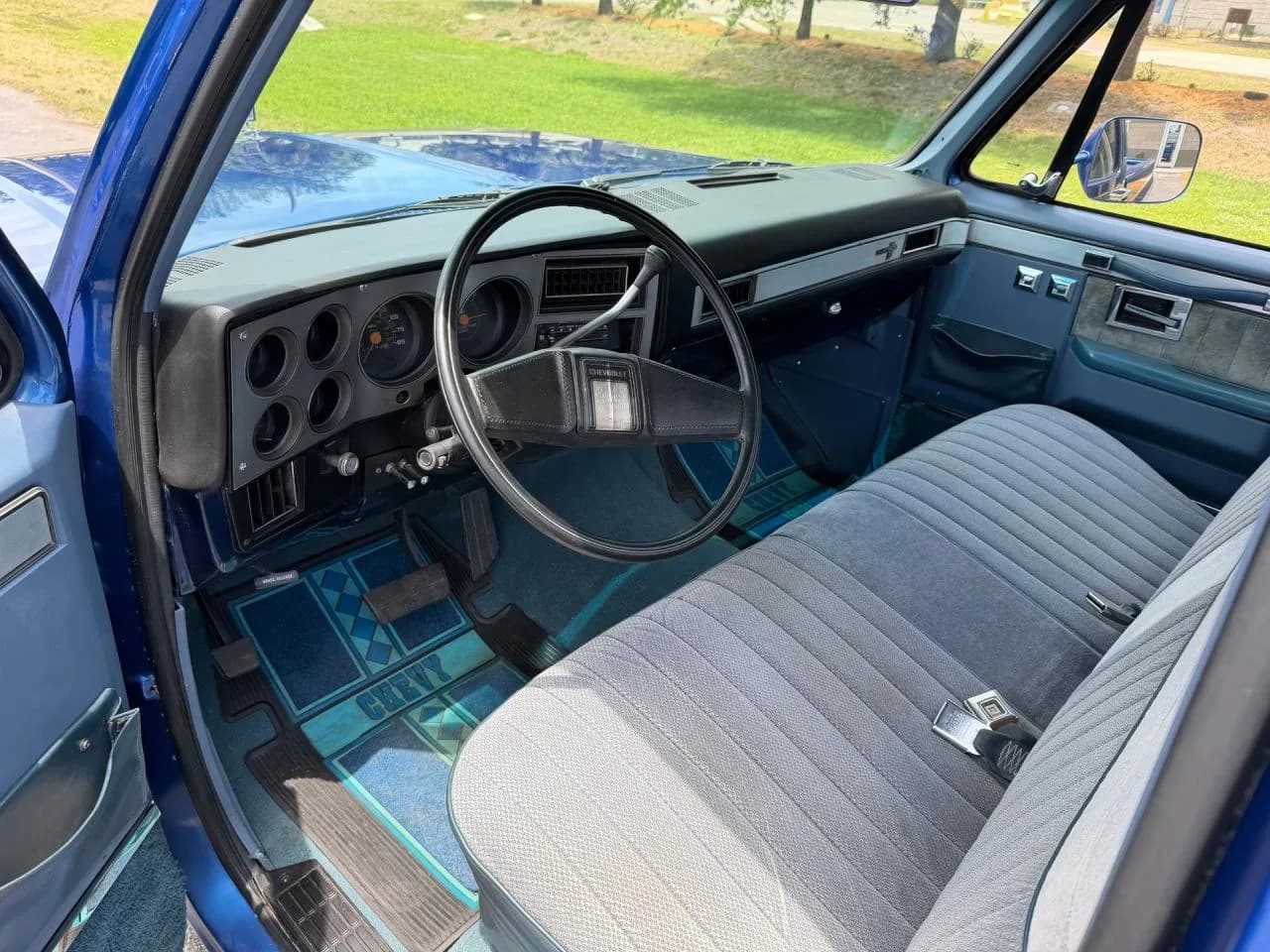 1986 Chevrolet Silverado C/K10 Short Bed Restomod - Thumbnail 2