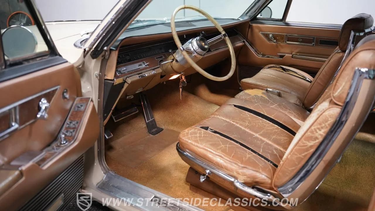 1967 Chrysler Imperial Crown - Thumbnail 4